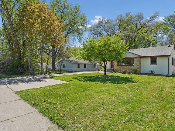 3rd image of 4107 White Bear Ave