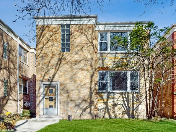 2630 W Estes Ave, Chicago, IL 60645