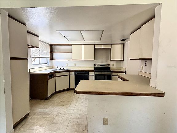 3rd image of 5509 Lighthouse Rd
