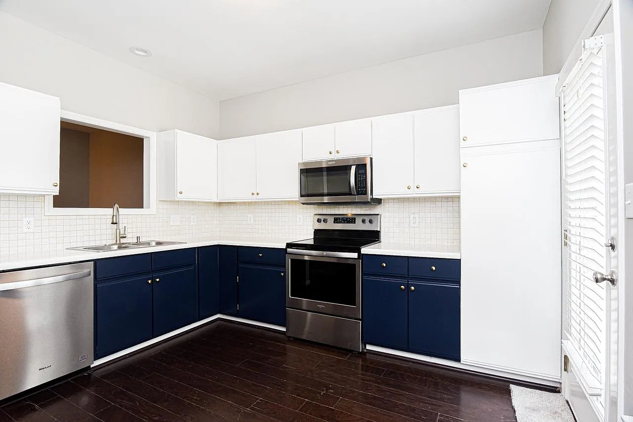 244 Commons Dr — Photo 3