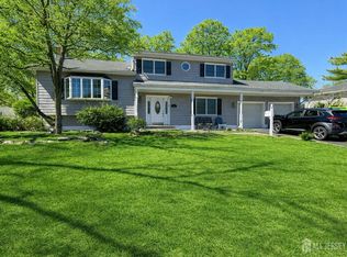 8 Schelly Dr, Middletown, NJ 07748