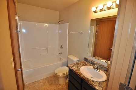 5th image of 555 S Catlin St APT 208