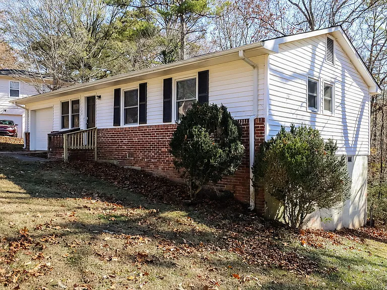 208 Sam Pate Dr — Photo 4