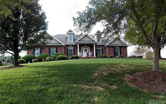 1st image of 2421 Falcon Ln