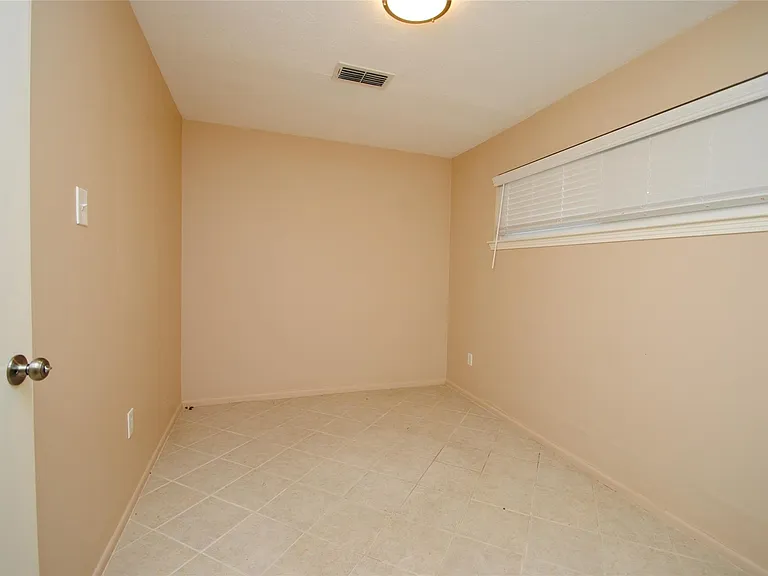 10034 Cedardale Dr — Photo 22