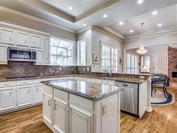 4th image of 12104 Madeleine Cir
