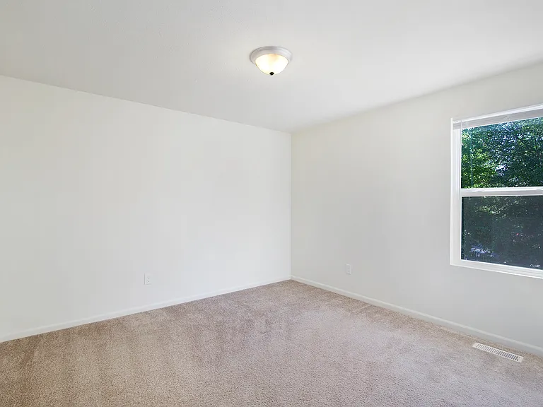 2643 Redwood Ave — Photo 18