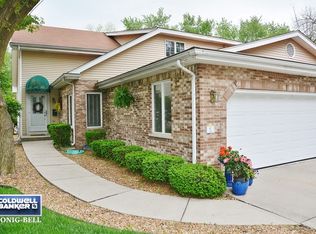 18 W Maple Ln, Palos Heights, IL