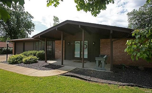 1st image of 9132 Desmond Dr