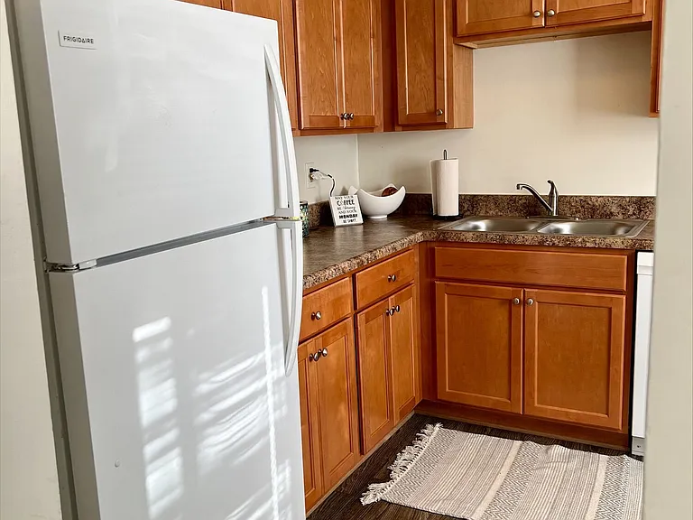 Auburn Pointe — Photo 2