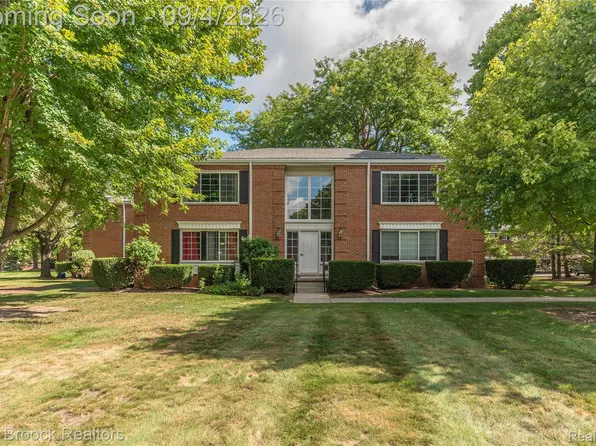 731 E Fox Hills Dr #183, Bloomfield Hills, MI 48304