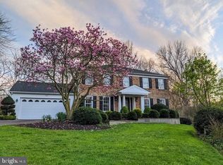 9963 Meadowlark Rd, Vienna, VA 22182