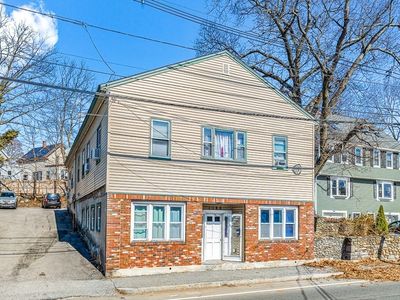 1180 Lawrence St, Lowell, MA, 01852