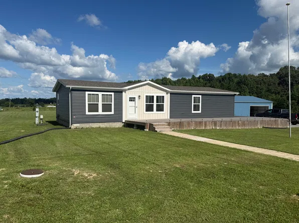 150 Village Ln, Russell Springs, KY 42642