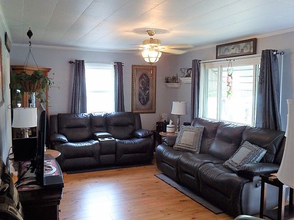 2nd image of 1819 Sauber Ave