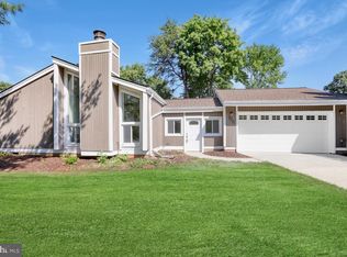 174 Magnolia Rd, Sterling, VA 20164