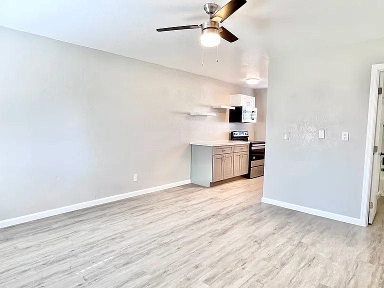 Mojave Apartments — Photo 15