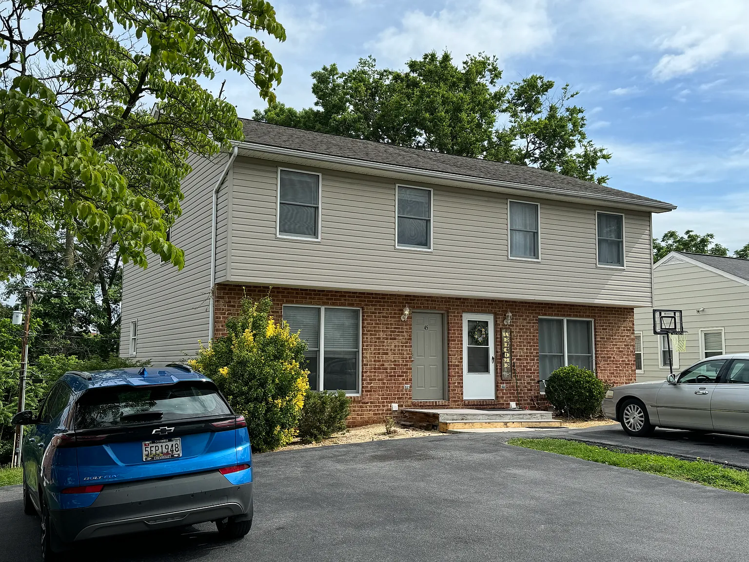 3 bed, 1.5 bath, 1650 sqft, $1,725 — Photo 1