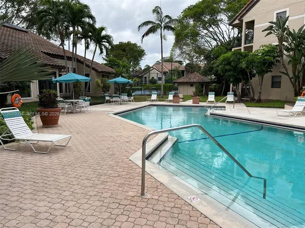 4261 W McNab Rd APT 28, Pompano Beach, FL 33069