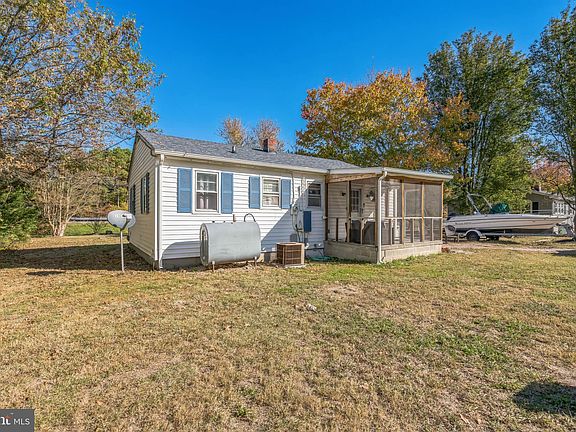 4th image of 3540 Chateau Dr