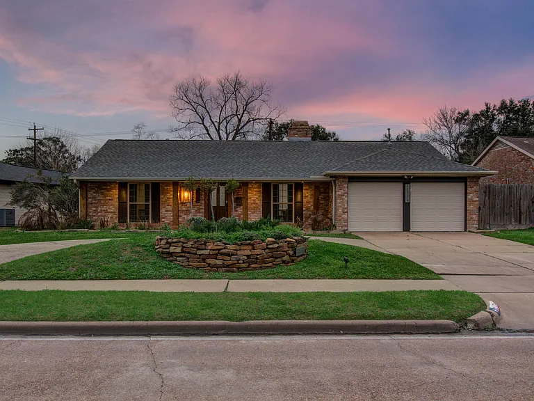 11714 Hillcroft St — Photo 38