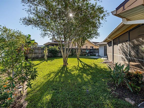 3rd image of 10235 LANDMARK DRIVE