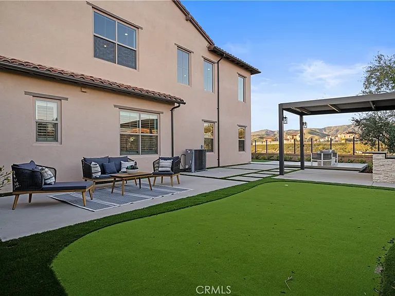 139 Sunnyslope — Photo 32