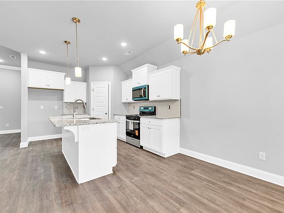 3rd image of 248 Lavona Ln