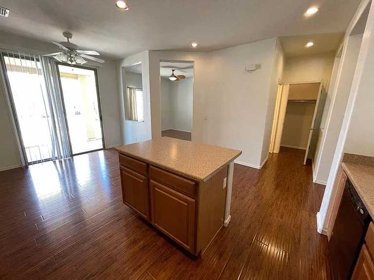 18235 N Alicia Ct — Photo 5