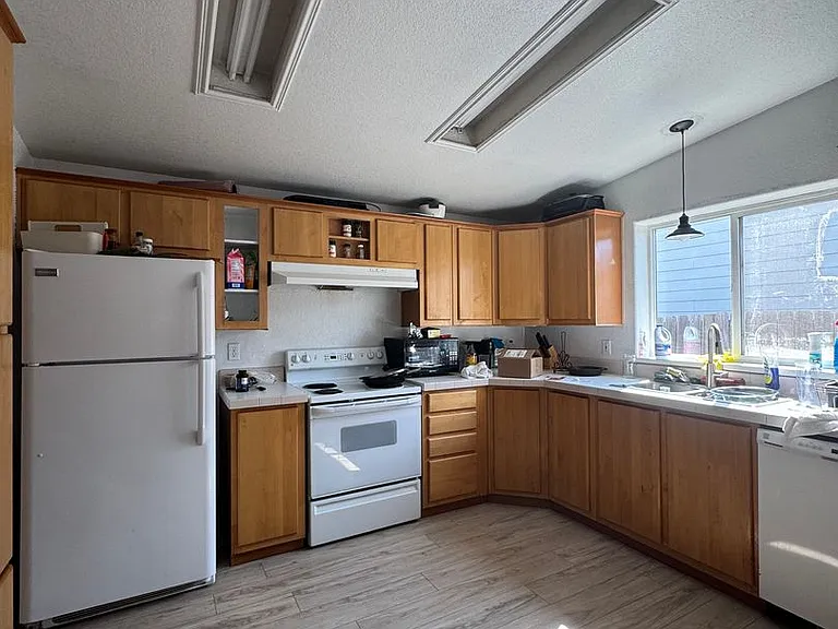 408 Alpine Dr — Photo 6