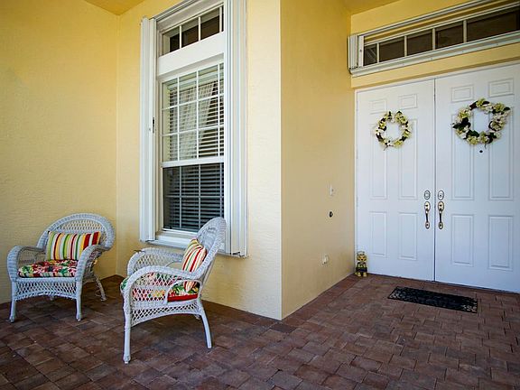 3rd image of 224 NW Magnolia Lakes Blvd