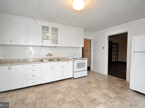 5 W Main St #2