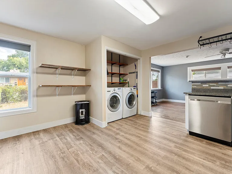 650 Market St — Photo 13