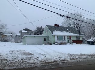 104 E South St, Freeport, IL 61032