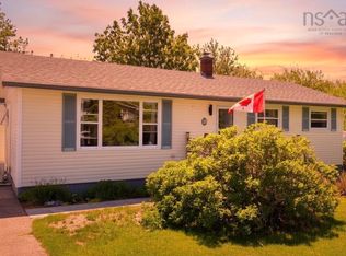 18 Oak Cres, Pt Hawkesbury, NS B9A 3H4