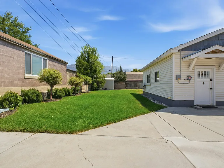 368 N Center St — Photo 16