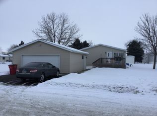 4710 W 14th Pl, Sioux Falls, SD 57106