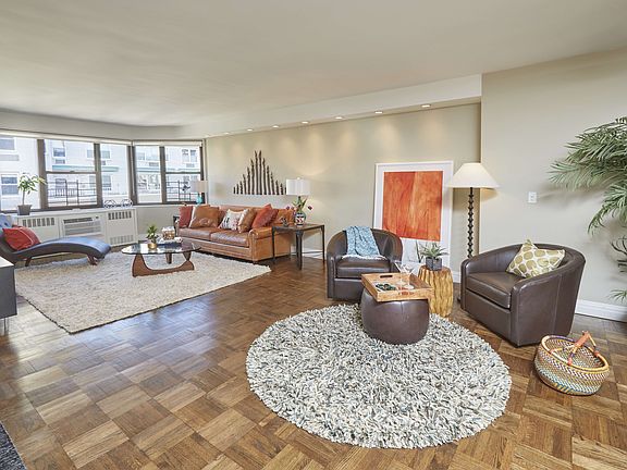 2nd image of 140 E 83rd St APT 15B