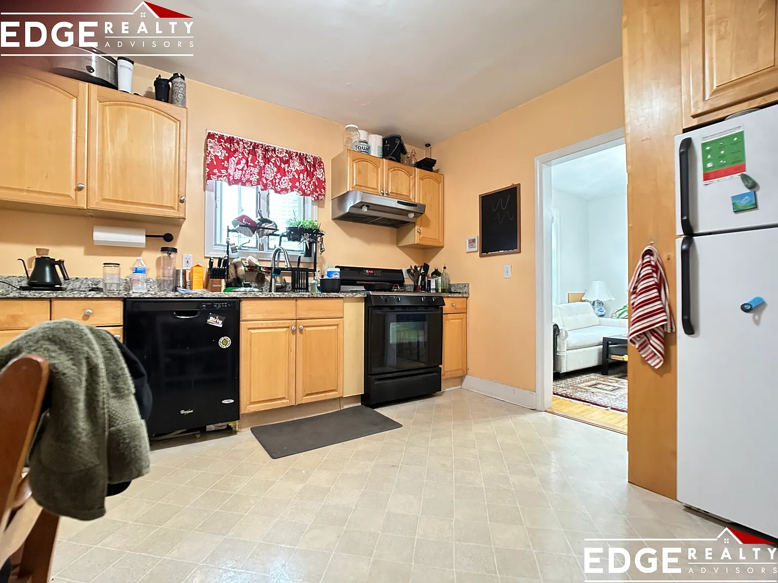 3 bed, 1200 sqft, $3,650 — Photo 1