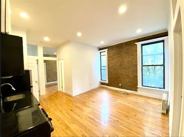201 East 61st Street 1 image 1 of 7