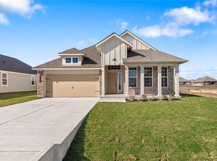 353 Harvest Lake Dr, Snook, TX 77878