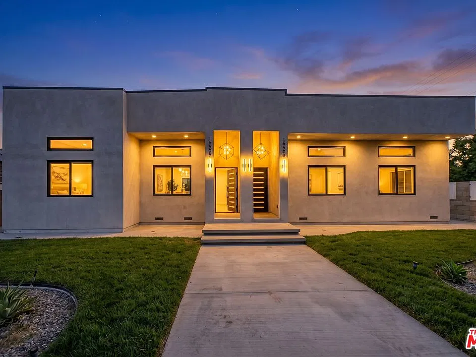 15505 Saticoy St