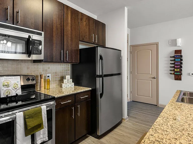 Mosaic Westshore Apartments — Photo 16