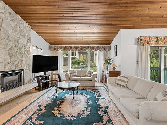 3rd image of 5609 White Pine Ln
