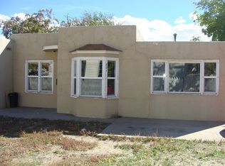 821 8th St, Rawlins, WY 82301