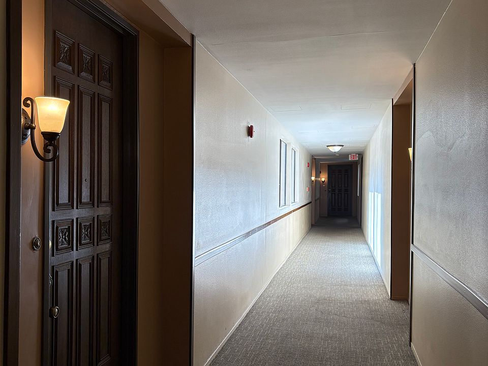 Building Photo 4