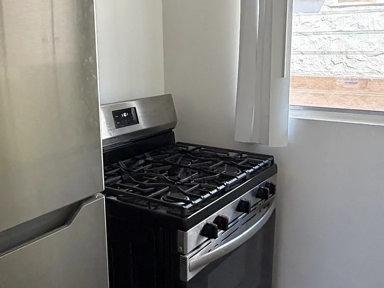 262 S Sycamore Ave #20 — Photo 11