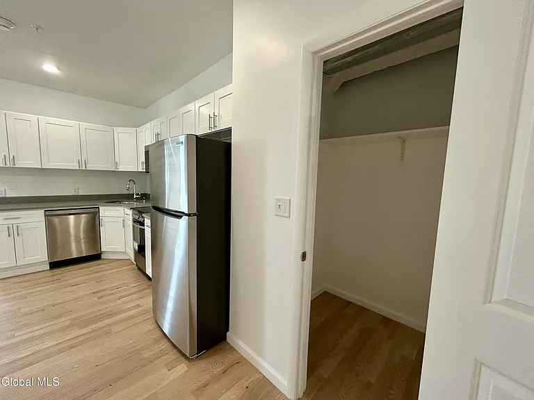 155 River St #5B — Photo 11