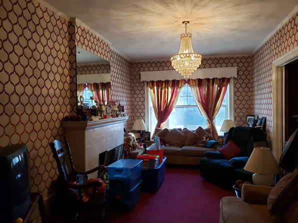 179 Crown Street image 1 of 17