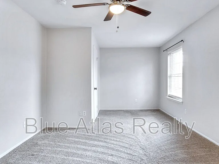 1313 Monaco Dr — Photo 7